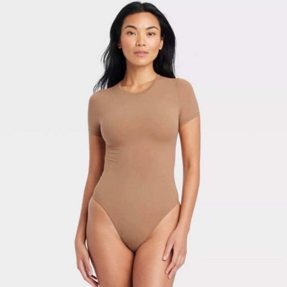 Auden Women's Luxury Collection 4-Way Stretch Short Sleeve Bodysuit Brown M NWT